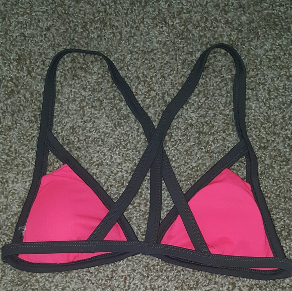 Hot pink 2 piece bikini 👙 - Picture 5 of 6